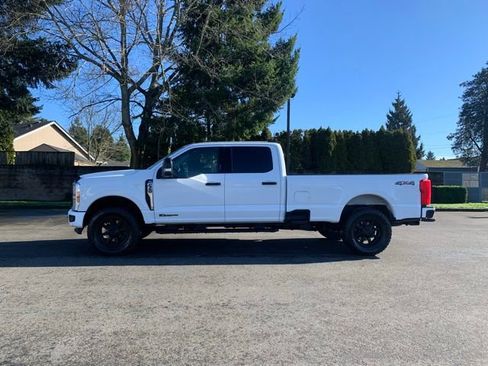 Used 2024 Ford F350 XLT image 2