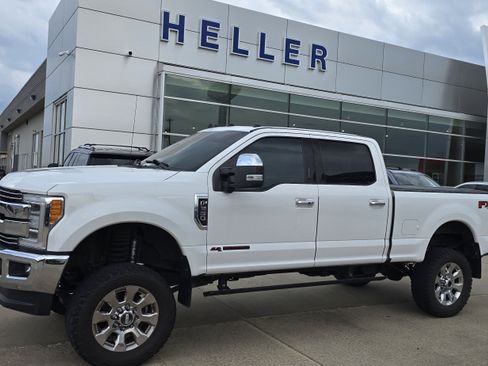 Used 2019 Ford F250 Lariat w/ Lariat Ultimate Package AWD/4WD image 3