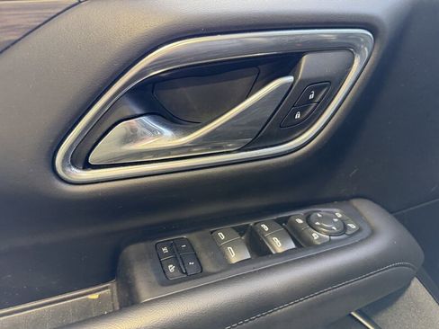 Used 2021 Chevrolet Tahoe LT w/ LT Signature Package AWD/4WD image 18