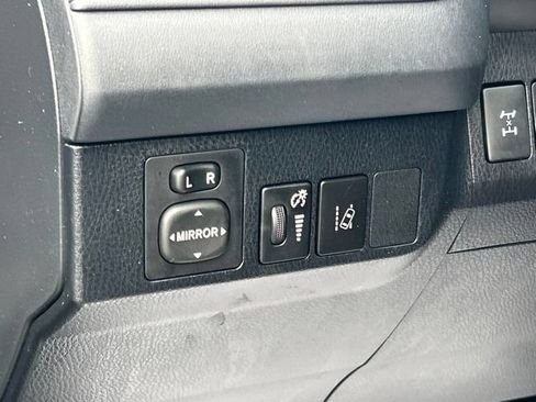 Used 2017 Toyota RAV4 LE w/ All Weather Liner Package AWD/4WD image 20