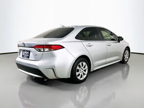Used 2020 Toyota Corolla LE FWD image 8