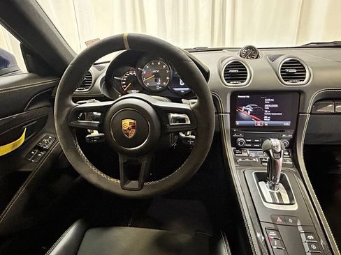 Certified 2022 Porsche 718 Cayman GT4 RWD image 13