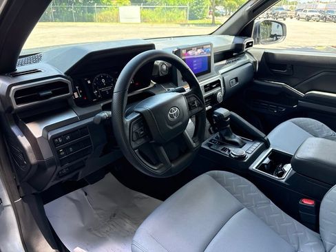 Used 2026 Toyota Tacoma SR5 AWD/4WD image 9