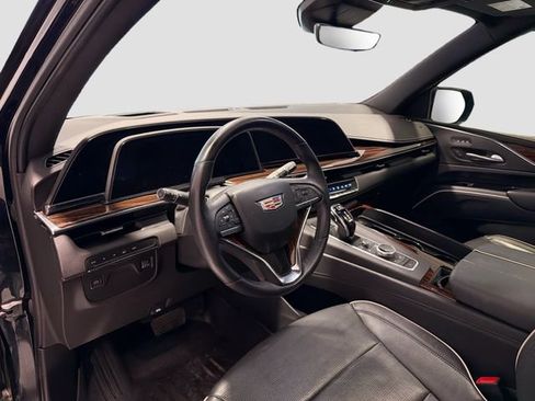 Used 2023 Cadillac Escalade ESV Premium Luxury image 8