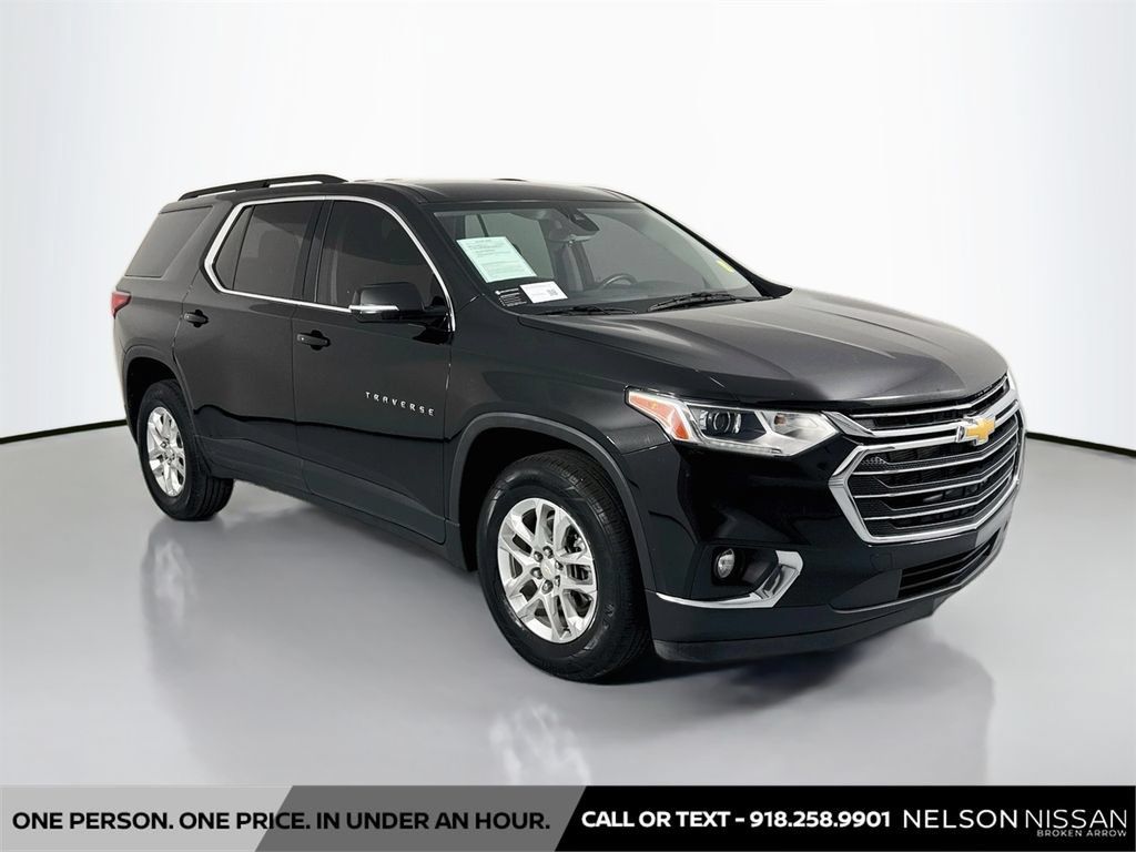 Used 2021 Chevrolet Traverse LT FWD image 3