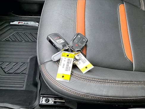 Used 2021 GMC Sierra 1500 AT4 w/ AT4 Premium Package image 31