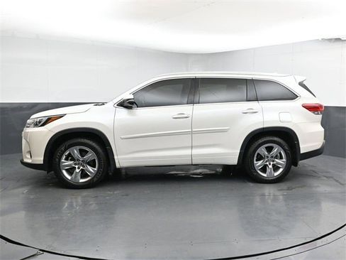 Used 2017 Toyota Highlander Limited image 9