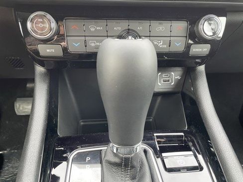 New 2026 Jeep Compass Latitude image 14