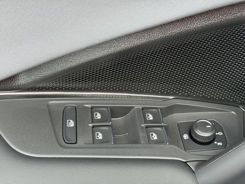 New 2026 Volkswagen Tiguan SE image 14