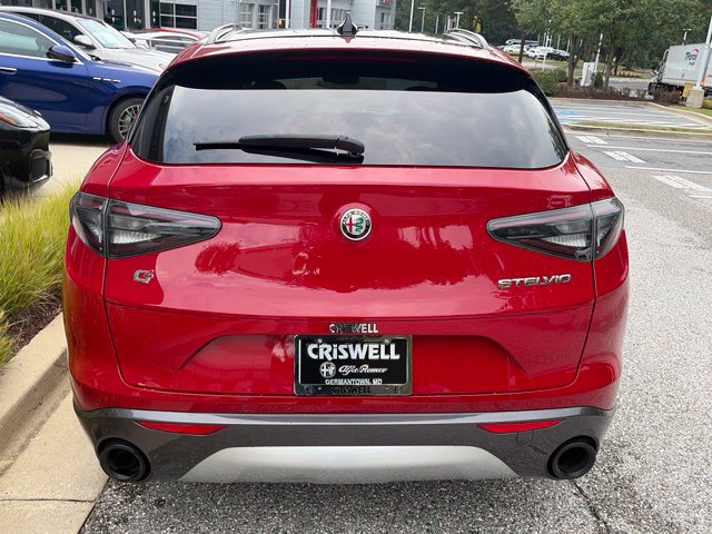 Used 2024 Alfa Romeo Stelvio Ti AWD/4WD image 5