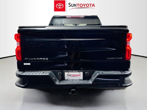 Used 2020 Chevrolet Silverado 1500 Custom w/ Custom Value Package AWD/4WD image 5