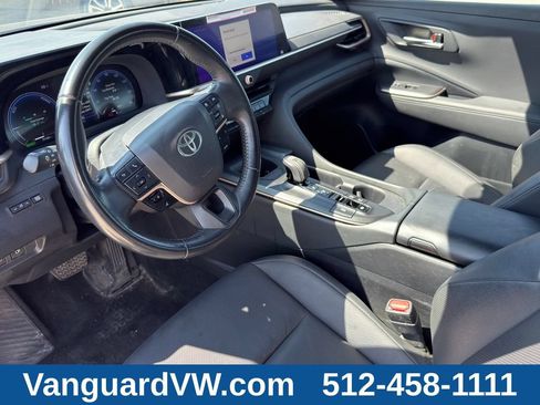 Used 2023 Toyota Crown AWD/4WD image 8