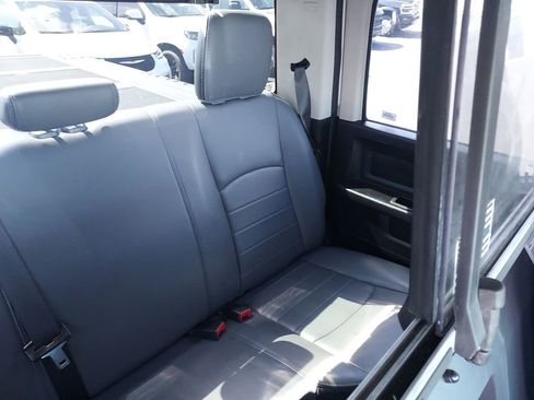 Used 2022 RAM 1500 4x4 Crew Cab Classic w/ Chrome Appearance Group image 14