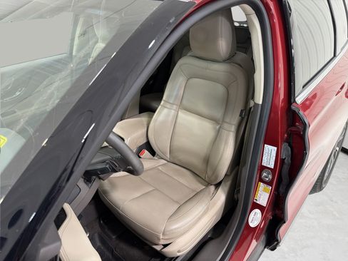 Used 2023 Lincoln Corsair FWD image 9