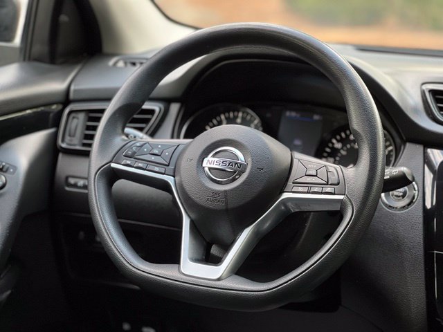 Used 2020 Nissan Rogue Sport SV FWD image 28