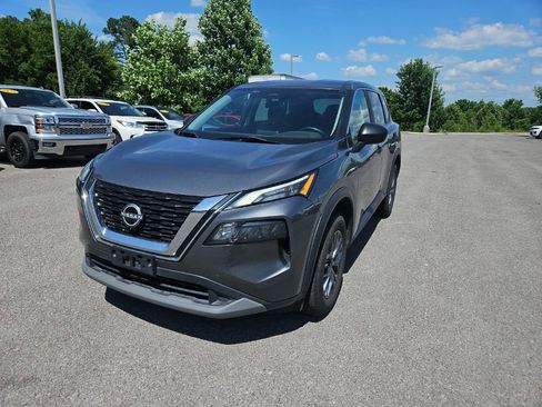 Used 2023 Nissan Rogue S AWD/4WD image 3