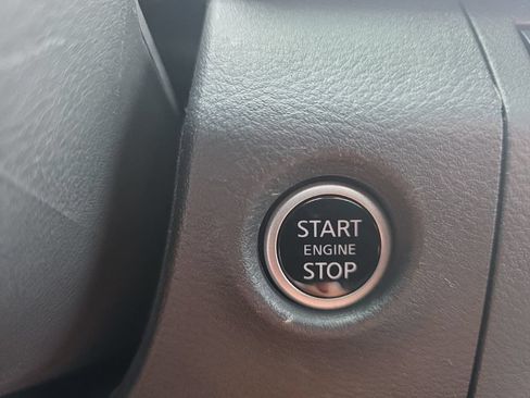 Used 2025 Nissan Frontier SV RWD image 27