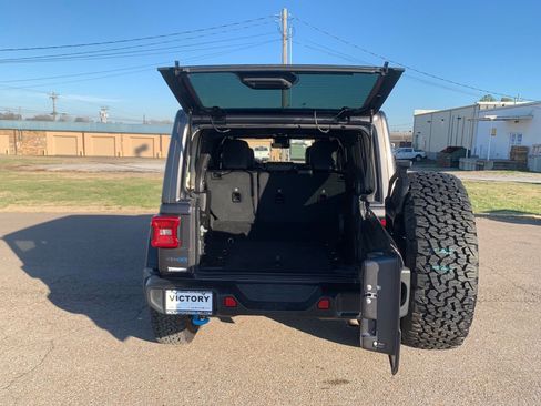 Used 2022 Jeep Wrangler Unlimited Rubicon 4xe w/ Dual Top Group image 28