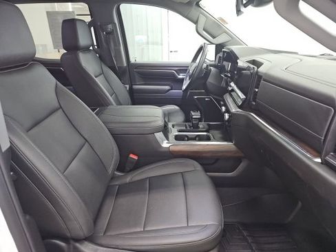 Used 2024 GMC Sierra 1500 SLT w/ SLT Convenience Package AWD/4WD image 11