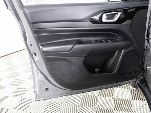 Used 2023 Jeep Compass Altitude image 17