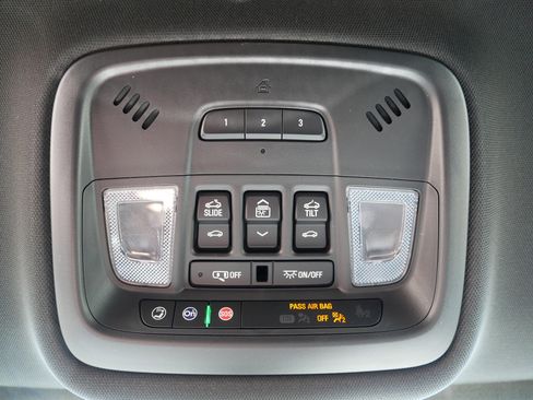 Used 2023 Chevrolet Traverse High Country AWD/4WD image 34