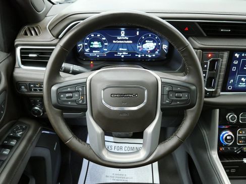 Used 2023 GMC Yukon Denali image 24