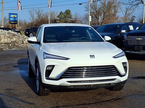 Certified 2025 Buick Envista Preferred image 2