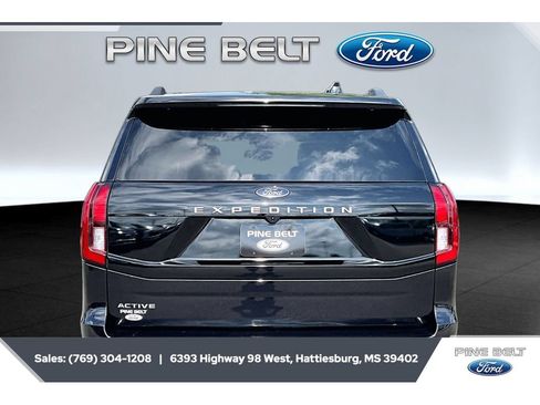 Used 2025 Ford Expedition Active AWD/4WD image 4