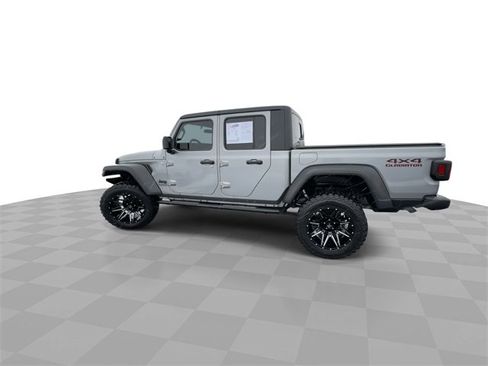 Used 2021 Jeep Gladiator Sport image 6