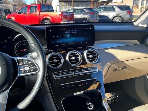 Used 2021 Mercedes-Benz GLC 300 4MATIC w/ Premium Package image 5