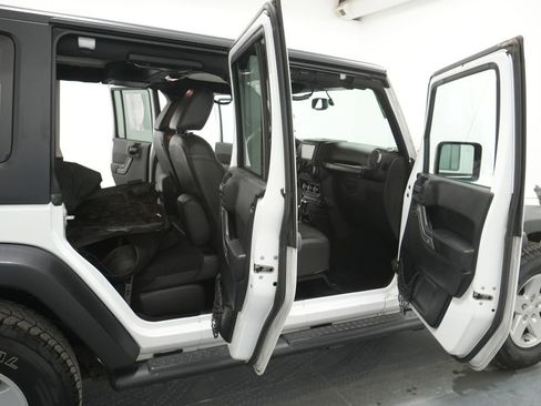 Used 2015 Jeep Wrangler Unlimited Sport w/ Quick Order Package 24S AWD/4WD image 24