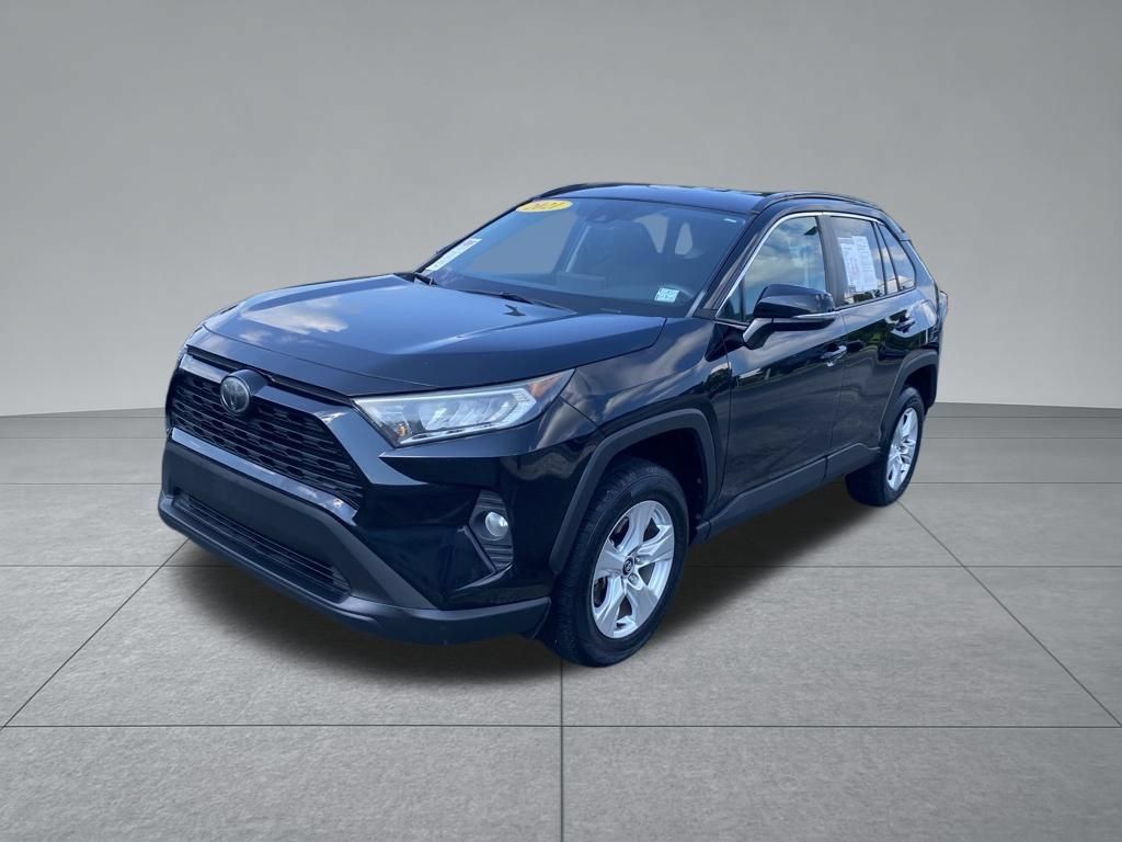 Used 2021 Toyota RAV4 XLE FWD image 2