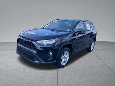Used 2021 Toyota RAV4 XLE FWD image 2