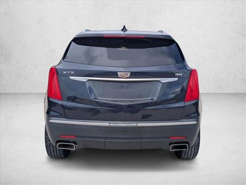 Used 2017 Cadillac XT5 FWD image 6
