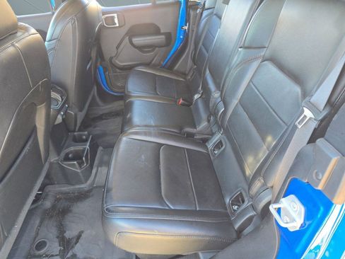 Used 2023 Jeep Gladiator Sport image 11