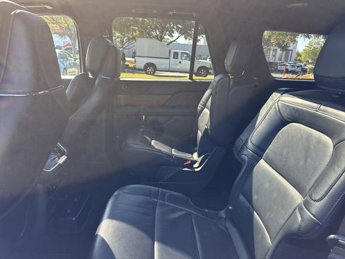 Used 2023 Lincoln Navigator Reserve image 24