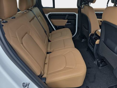 New 2026 Land Rover Defender 110 X-Dynamic SE AWD/4WD image 11