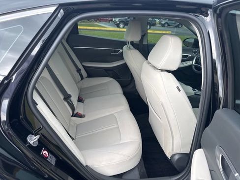 Used 2023 Hyundai Sonata SE w/ Cargo Package FWD image 14
