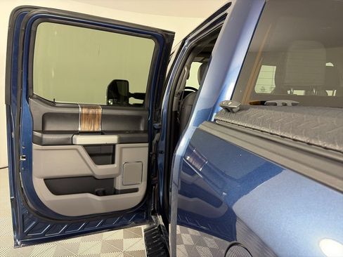 Used 2018 Ford F150 Lariat w/ Equipment Group 502A Luxury AWD/4WD image 12