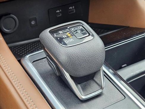 Used 2025 Nissan Pathfinder Platinum AWD/4WD image 15