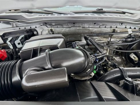 Used 2023 Ford F250 Lariat w/ Chrome Package image 32