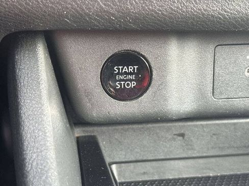 Used 2024 Nissan Rogue S AWD/4WD image 17