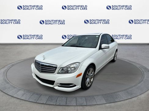 Used 2014 Mercedes-Benz C 300 4MATIC Sedan image 2