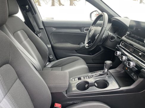 Used 2023 Honda Civic Sport image 6