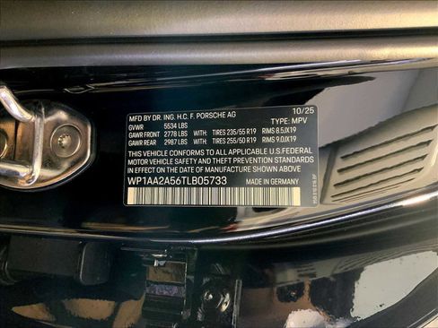 New 2026 Porsche Macan image 23