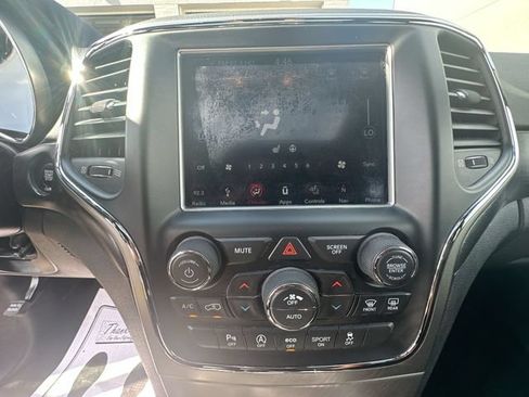 Used 2018 Jeep Grand Cherokee Altitude AWD/4WD image 21