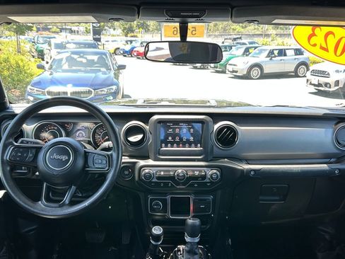 Used 2023 Jeep Gladiator Sport AWD/4WD image 35