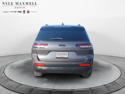 Used 2023 Jeep Grand Cherokee L Laredo RWD image 15