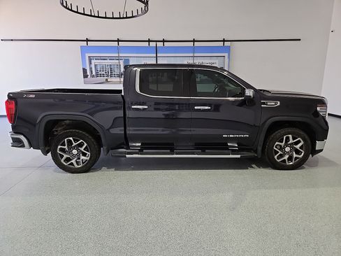 Used 2023 GMC Sierra 1500 SLT AWD/4WD image 9