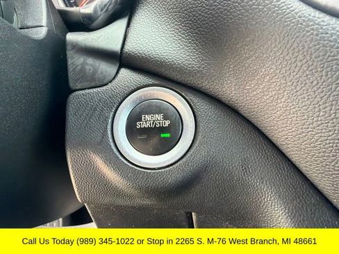Used 2019 Chevrolet Equinox LT w/ Driver Convenience Package AWD/4WD image 22